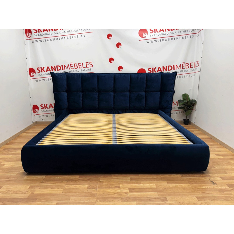 Bed CESENA (200 x 200cm, with velvet finish)